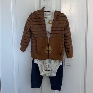 NWT  new sweatshirt, pant and onsie set